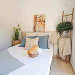 빌라 Claudia By Hello Homes *