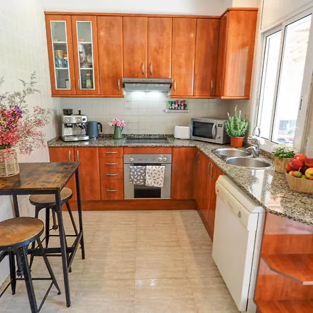 Claudia By Hello Homes * סיטגס