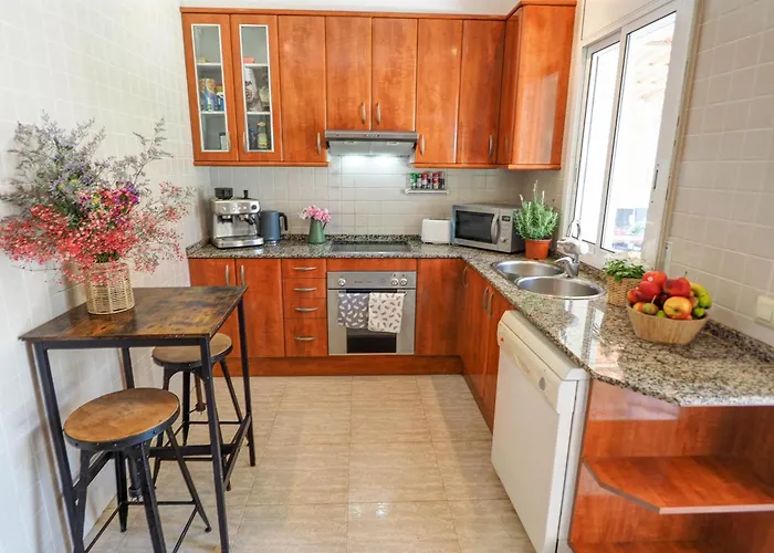 Claudia By Hello Homes * Σίτζες