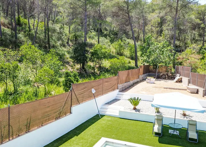 Claudia By Hello Homes