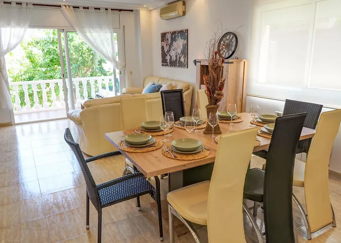 Claudia By Hello Homes