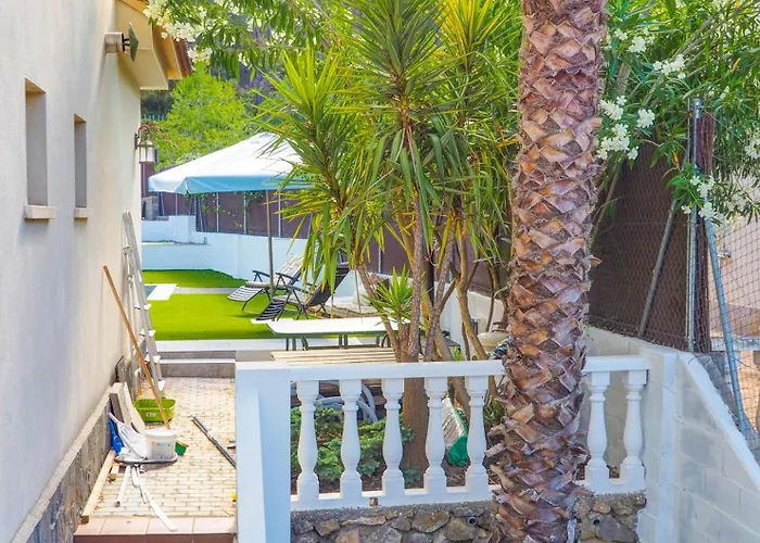 Claudia By Hello Homes