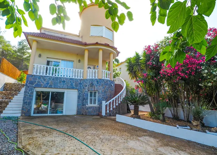 Claudia By Hello Homes * Σίτζες