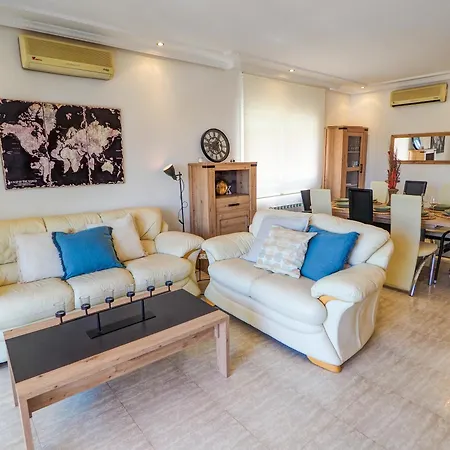 فيلة Claudia By Hello Homes